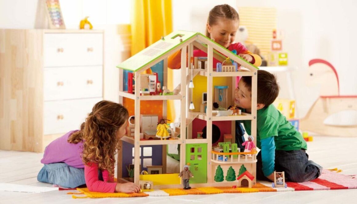 Playing-with-dollhouses